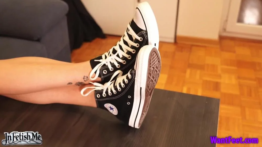 Cover WantFeet - Goddess In Converse Sneakers - Tall Goddess - Hd - Foot Fetish
