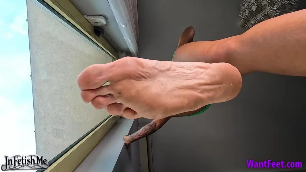 Cover Feet Paradise - Melissa Stomping Your Face - Giantess - MP4 - Trampling, Wrinkled Soles, Stomping