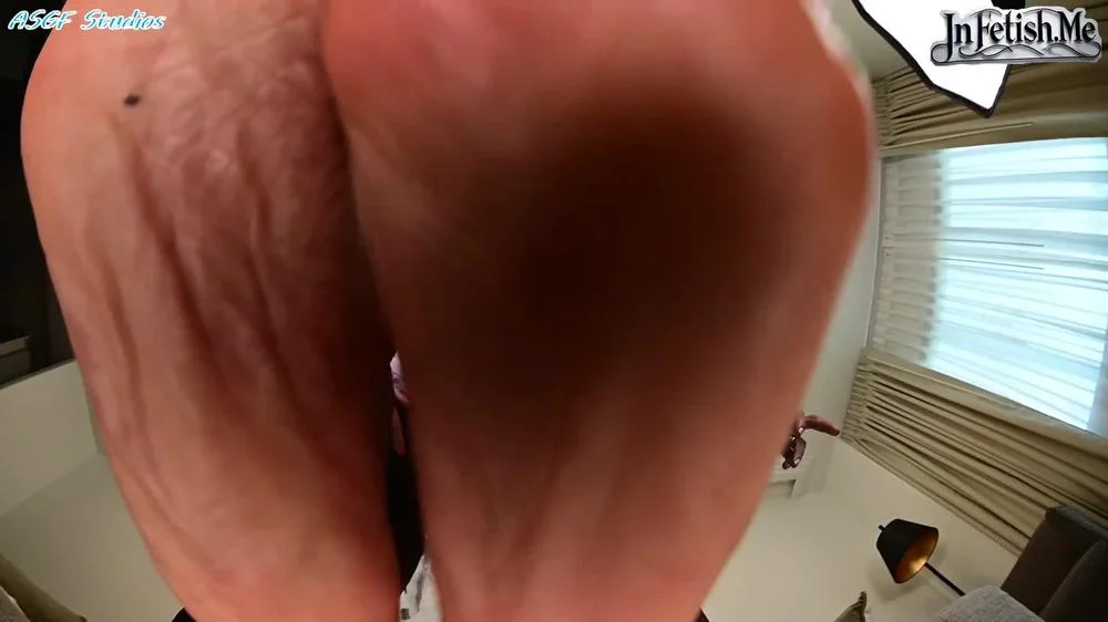 Cover Amateur soles giantess and footjobs - Milfs Moody & Domi Bare Feet Pov!! - Powerful Woman