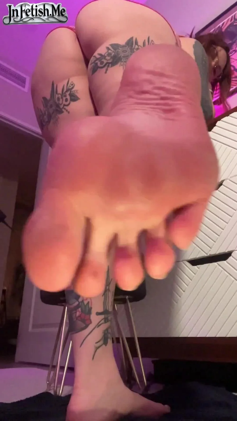 Cover bratafterdark - Financial Foot Freak - Foot Cuckold, Bare Feet, Size 10 Feet