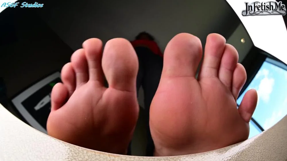 Cover Amateur soles giantess and footjobs - Giant 12S Will Trample You Like Nothing! "Fe Fi Fooooo!" - Giants, Crush