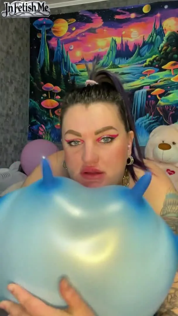 Cover QueenofBalloonss - Nacked Girl Play On Pink Balloons - Balloons, Glove Fetish